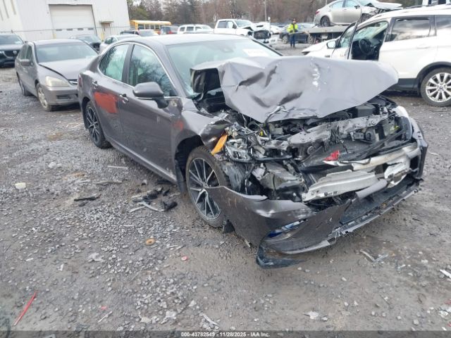 Toyota Camry Se Image 1