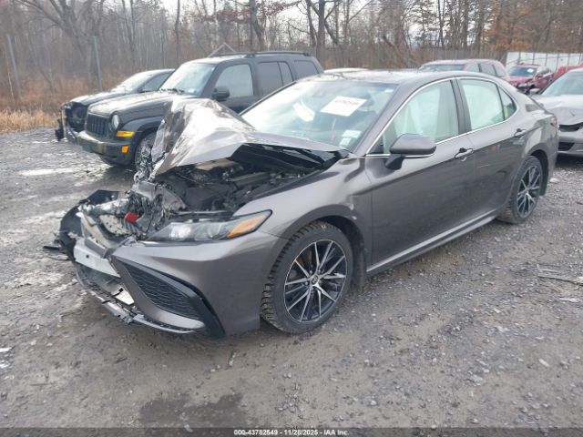 Toyota Camry Se Image 3