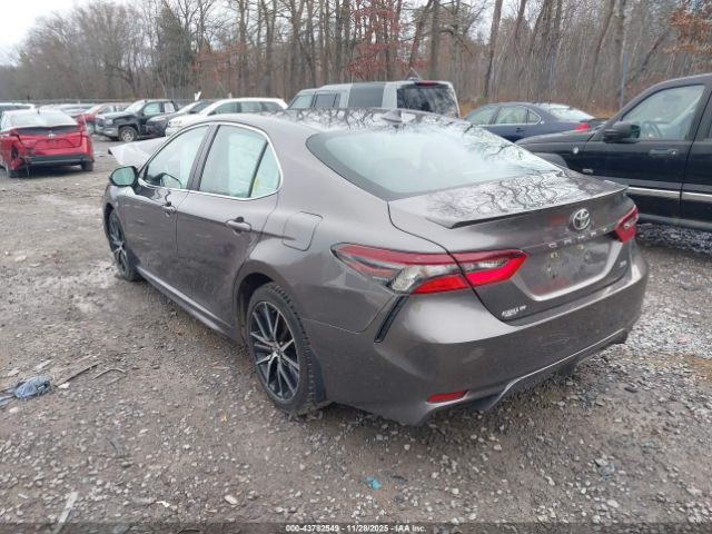 Toyota Camry Se Image 2