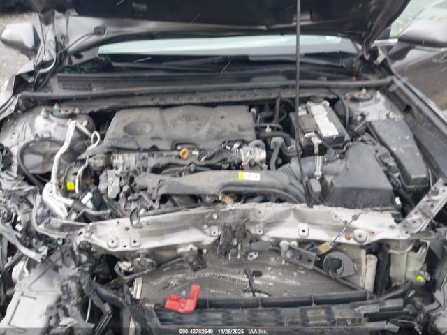 Toyota Camry Se Image 8