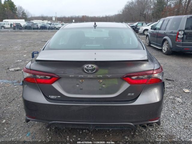 Toyota Camry Se Image 14