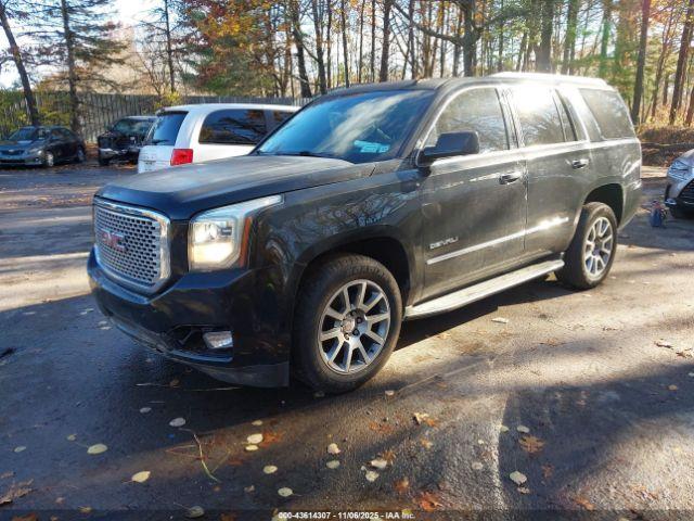 GMC Yukon Denali Image 16