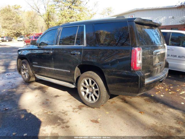 GMC Yukon Denali Image 2