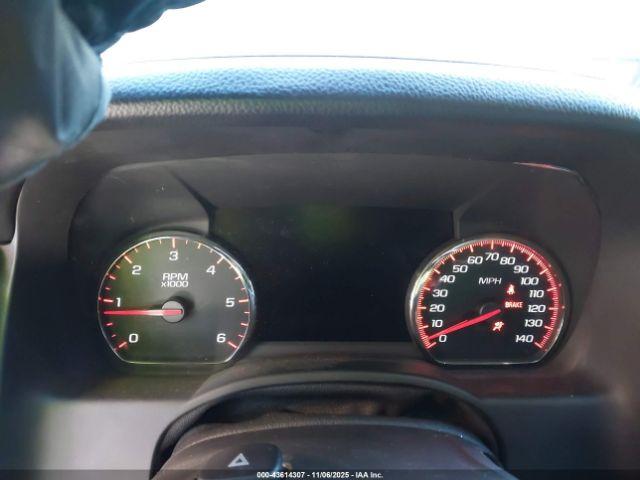 GMC Yukon Denali Image 6