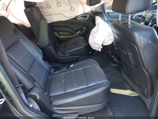 GMC Yukon Denali Image 7