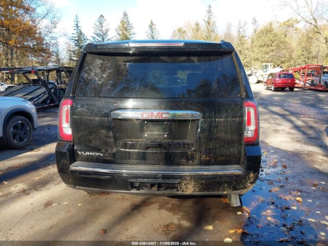 GMC Yukon Denali Image 13