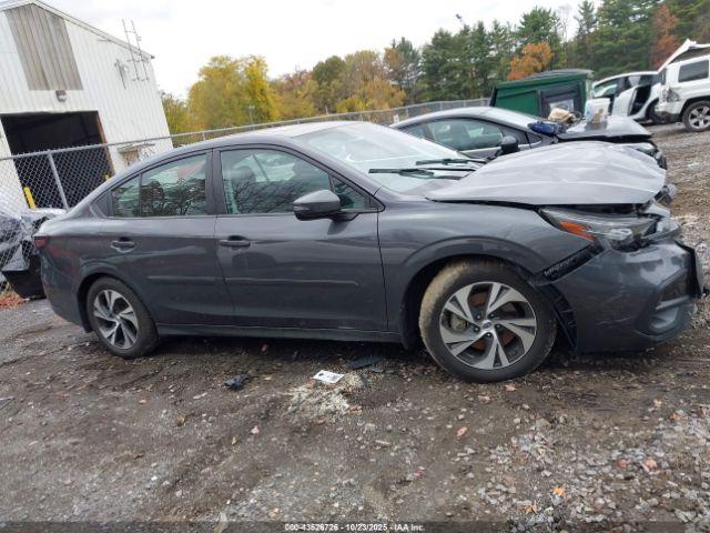 Subaru Legacy Premium Image 15