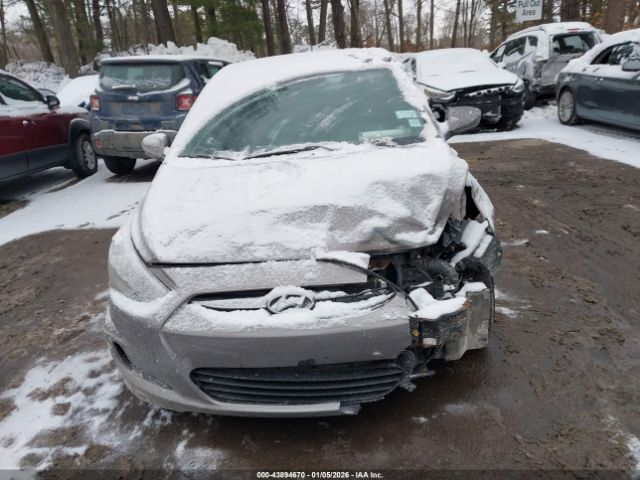 Hyundai ACCENT Se Image 16