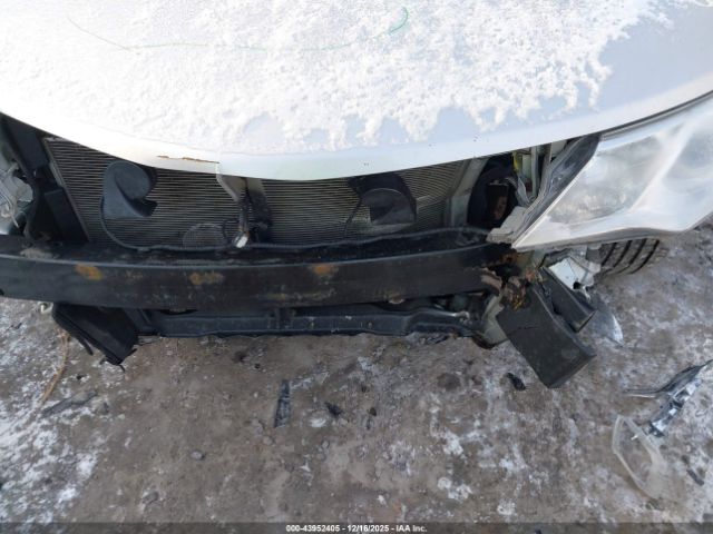 Toyota Camry Le Image 5