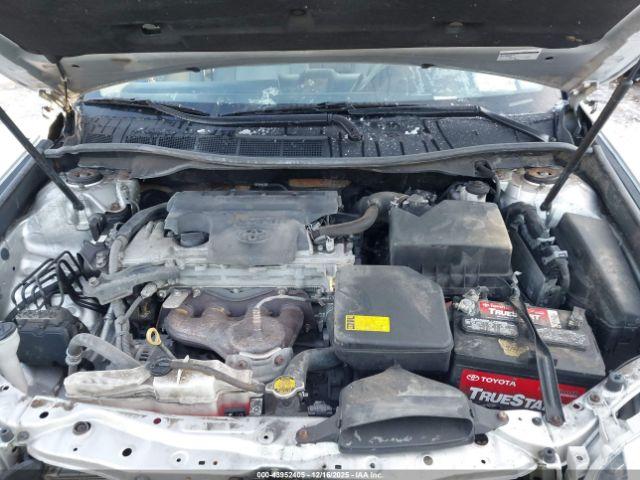 Toyota Camry Le Image 8