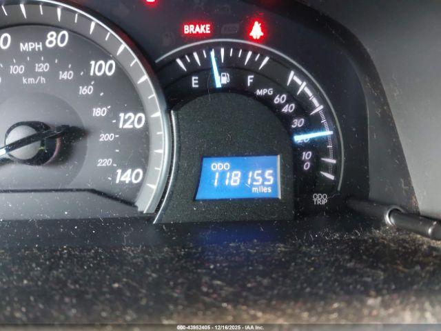 Toyota Camry Le Image 3