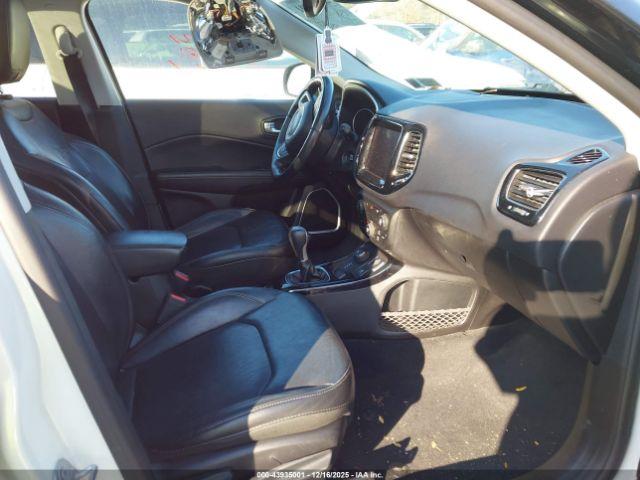 Jeep Compass Limited 4x4 Image 2