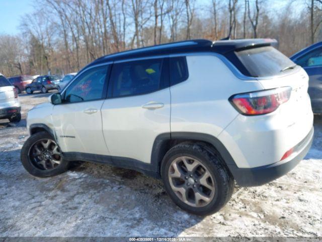 Jeep Compass Limited 4x4 Image 9