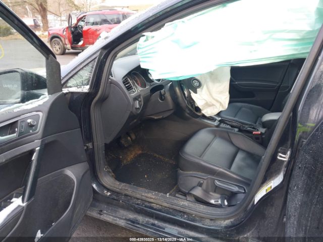 Volkswagen Golf Image 8