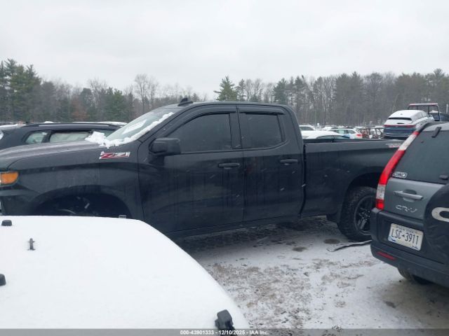 Chevrolet Silverado 1500 Custom Trail Boss Image 2