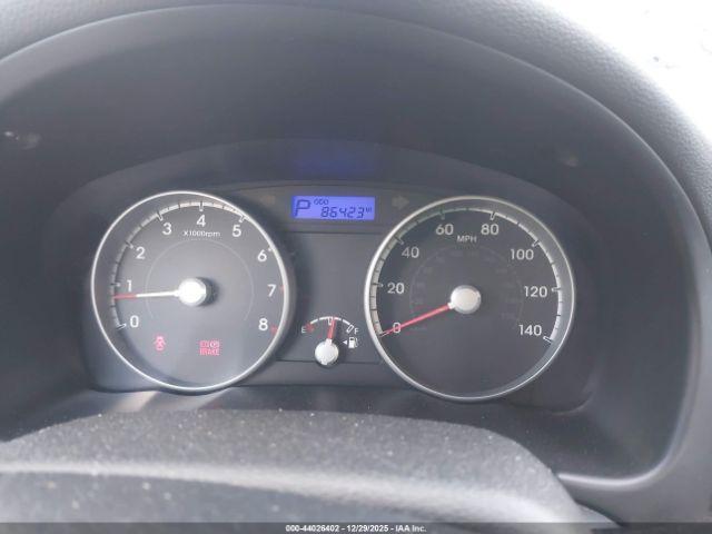 Hyundai ACCENT Gs Image 11