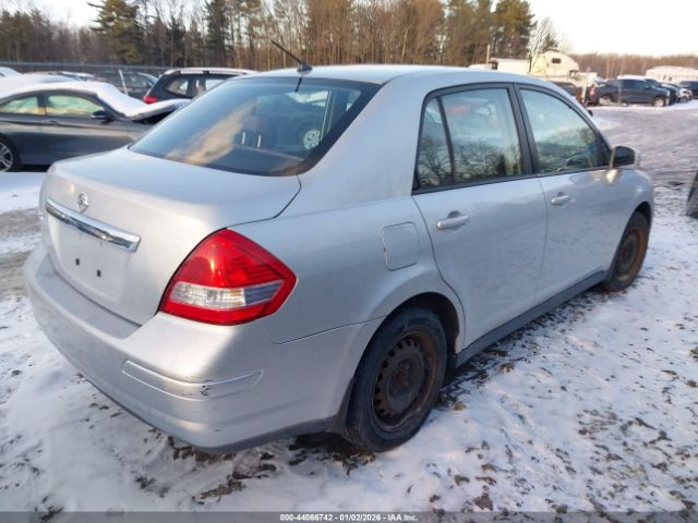 Nissan Versa 1.8s Image 6