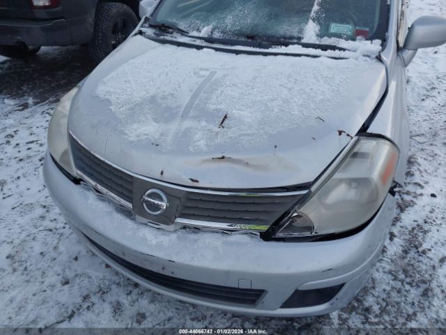 Nissan Versa 1.8s Image 2