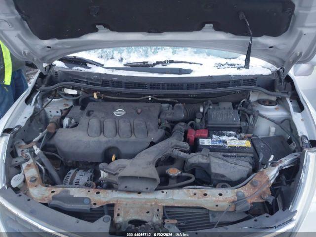 Nissan Versa 1.8s Image 11