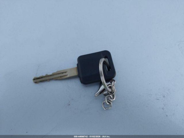 Nissan Versa 1.8s Image 9