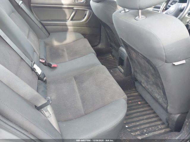 Subaru Legacy 2.5i Image 2