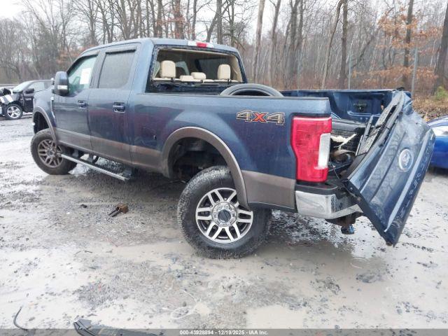Ford F-250 Lariat Image 3