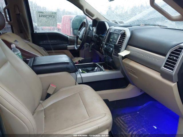 Ford F-250 Lariat Image 4