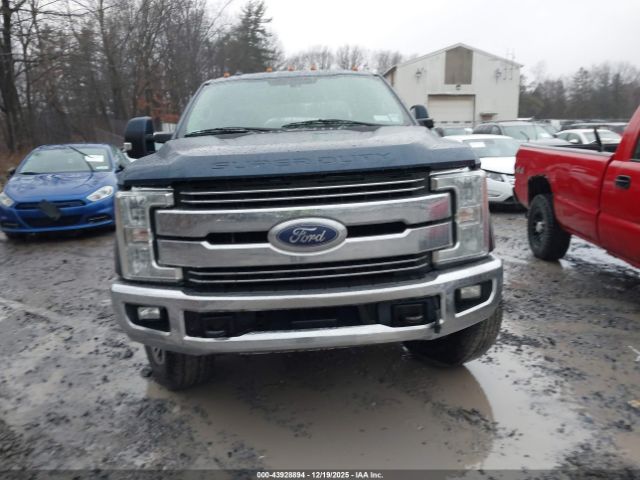 Ford F-250 Lariat Image 7