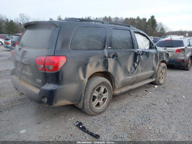 Toyota Sequoia Sr5 5.7l V8 Image 16