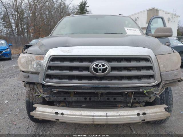 Toyota Sequoia Sr5 5.7l V8 Image 4