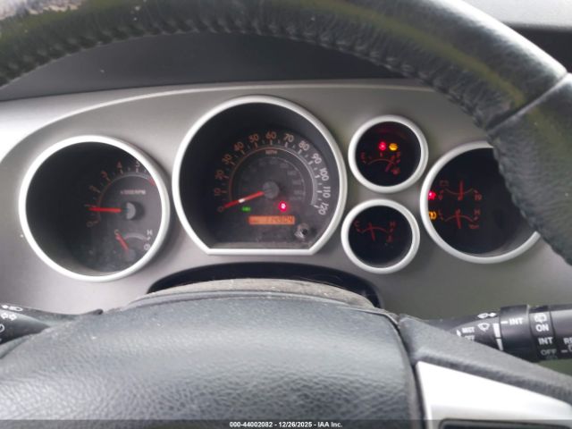 Toyota Sequoia Sr5 5.7l V8 Image 8