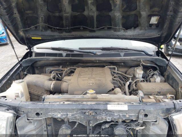 Toyota Sequoia Sr5 5.7l V8 Image 9