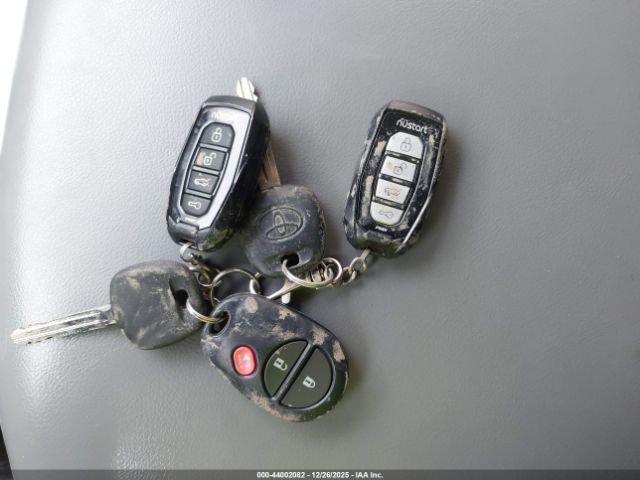 Toyota Sequoia Sr5 5.7l V8 Image 7