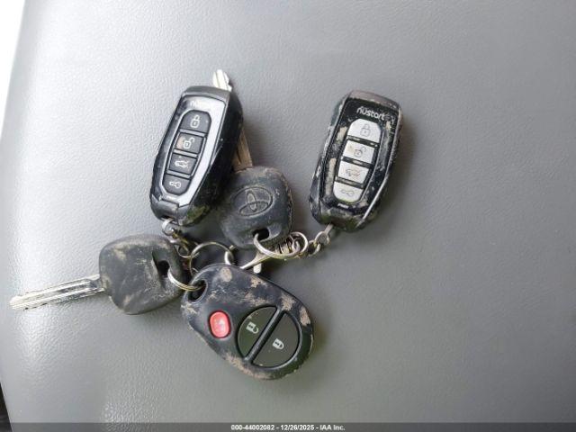 Toyota Sequoia Sr5 5.7l V8 Image 7