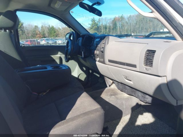 Chevrolet Silverado 1500 Work Truck Image 9