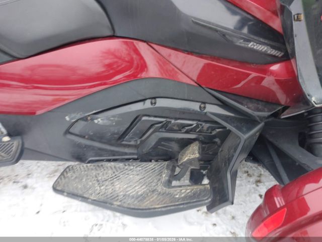 Can-Am Spyder Roadster Image 9