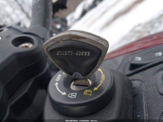 Can-Am Spyder Roadster Image 5