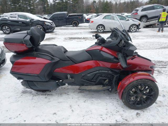 Can-Am Spyder Roadster Image 13