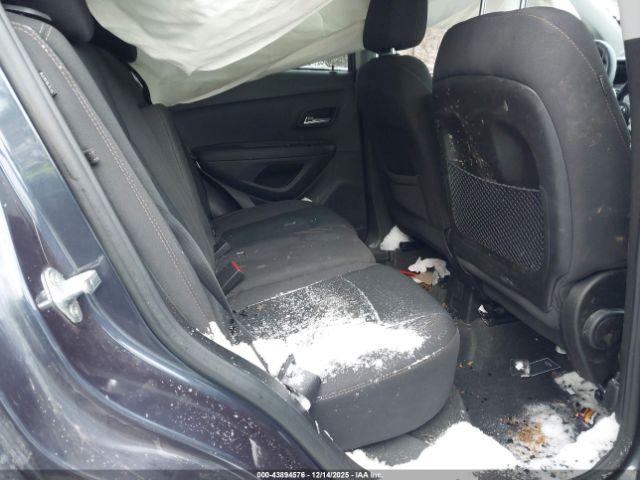 Chevrolet Trax Ls Image 13