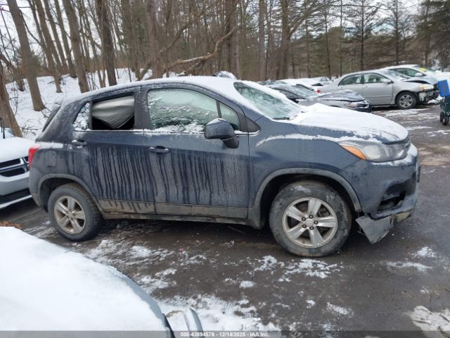 Chevrolet Trax Ls Image 3