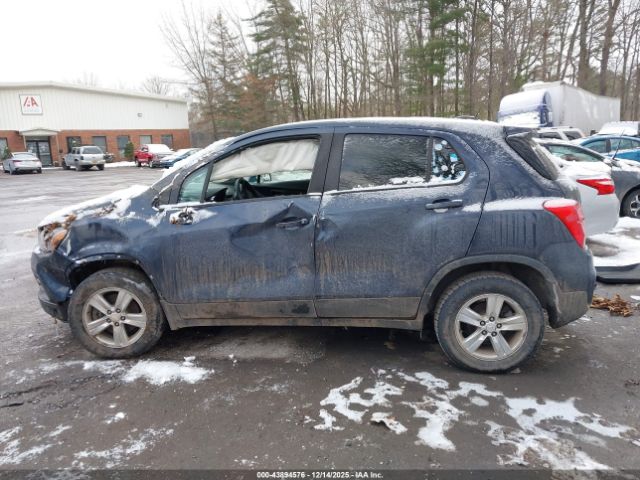 Chevrolet Trax Ls Image 2