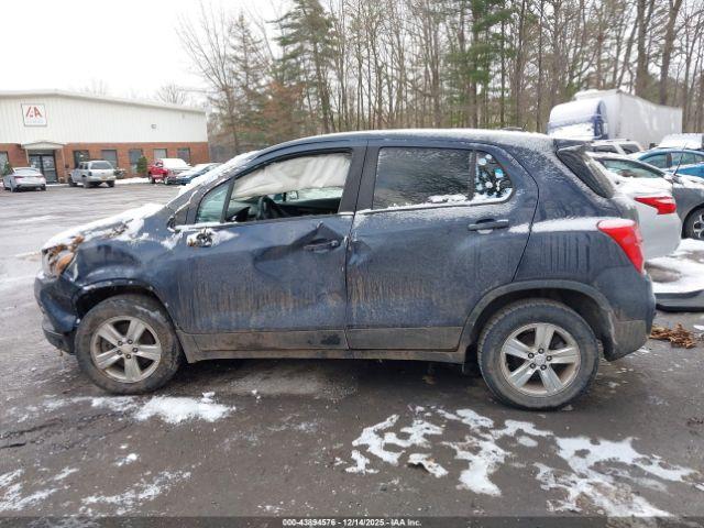 Chevrolet Trax Ls Image 2