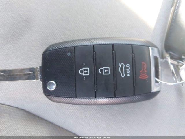 Kia Optima Lx Image 4