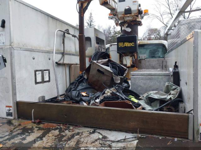 Ford F-450 Xl Image 2