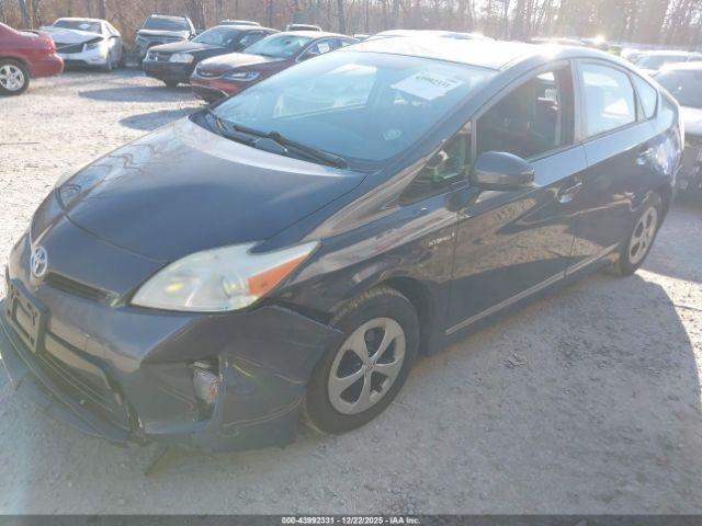 Toyota Prius Two Image 5