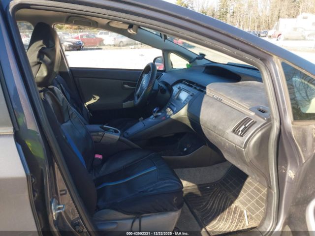 Toyota Prius Two Image 6