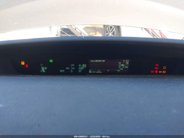 Toyota Prius Two Image 8