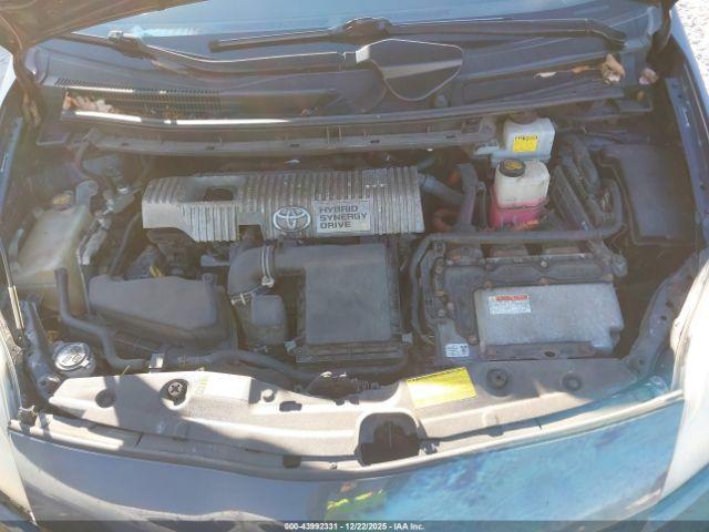 Toyota Prius Two Image 16