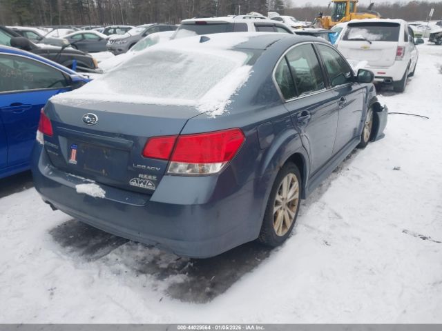 Subaru Legacy 2.5i Premium Image 4