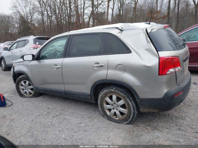 Kia Sorento Lx Image 2